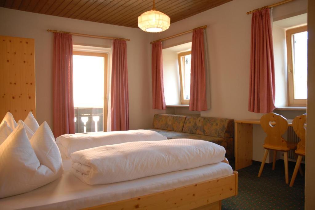 Hotel B&B Gasthof Zur Linde リオ・ディ・プステリーア 部屋 写真