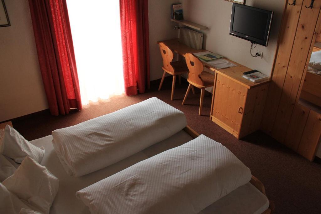 Hotel B&B Gasthof Zur Linde リオ・ディ・プステリーア 部屋 写真